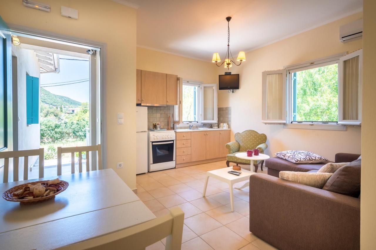Apartment Avelia Pink Asprogerakata